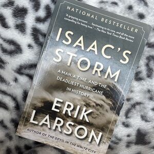 🩶Isaac's Storm Book by Erik Larson